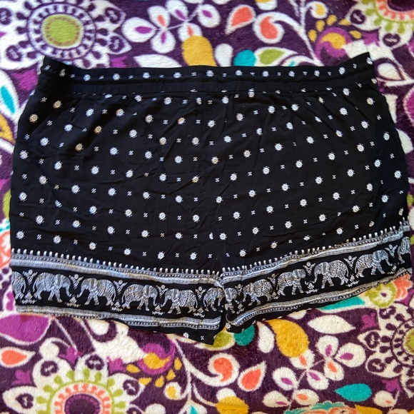 Old Navy Size XXL Elephant Print Soft Short - Picture 4 of 5